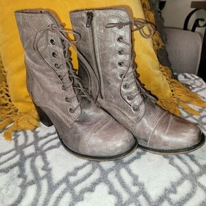 Steve Madden Gray Lace-Up Boots